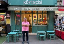 Tayfun Küçüktüzüner ile Tarihi Tencere Köftecisi Pendik’te!. Franchise işletmecisi Tayfun Küçüktüzüner, açılışla ilgili yaptığı açıklamada şu ifadelere yer verdi: “Pendik’te bu markayı temsil etmekten büyük gurur duyuyorum. Tarihi Tencere Köftecisi, sadece bir köfte markası değil; aynı zamanda Türk mutfağının köklü değerlerini koruyarak geleceğe taşıyan bir lezzet hareketi. Kaliteli ürün, güler yüzlü hizmet ve hijyenik ortam ilkelerimizle Pendik halkına unutulmaz bir deneyim sunmayı amaçlıyoruz.” Dedi Haber Görseli.