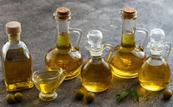 Günümüzde beslenme alışkanlıkları değiştikçe kullanılan yağ türleri de daha fazla tartışılır hale geliyor. Özellikle zeytinyağı ve farklı bitkisel yağlar, hem ev mutfaklarında hem de gıda sektöründe önemli bir yere sahip. Yağ seçimi artık yalnızca lezzetle değil, üretim yöntemi, içerik ve kullanım alanlarıyla birlikte değerlendiriliyor. Bu durum, tüketicilerin bilinçli tercihler yapmasını beraberinde getiriyor. Konulu bir haber görseli.
